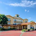 La Quinta Inn & Suites By Wyndham Irvine Spectrum