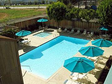 La Quinta & By Wyndham Spectrum 3*