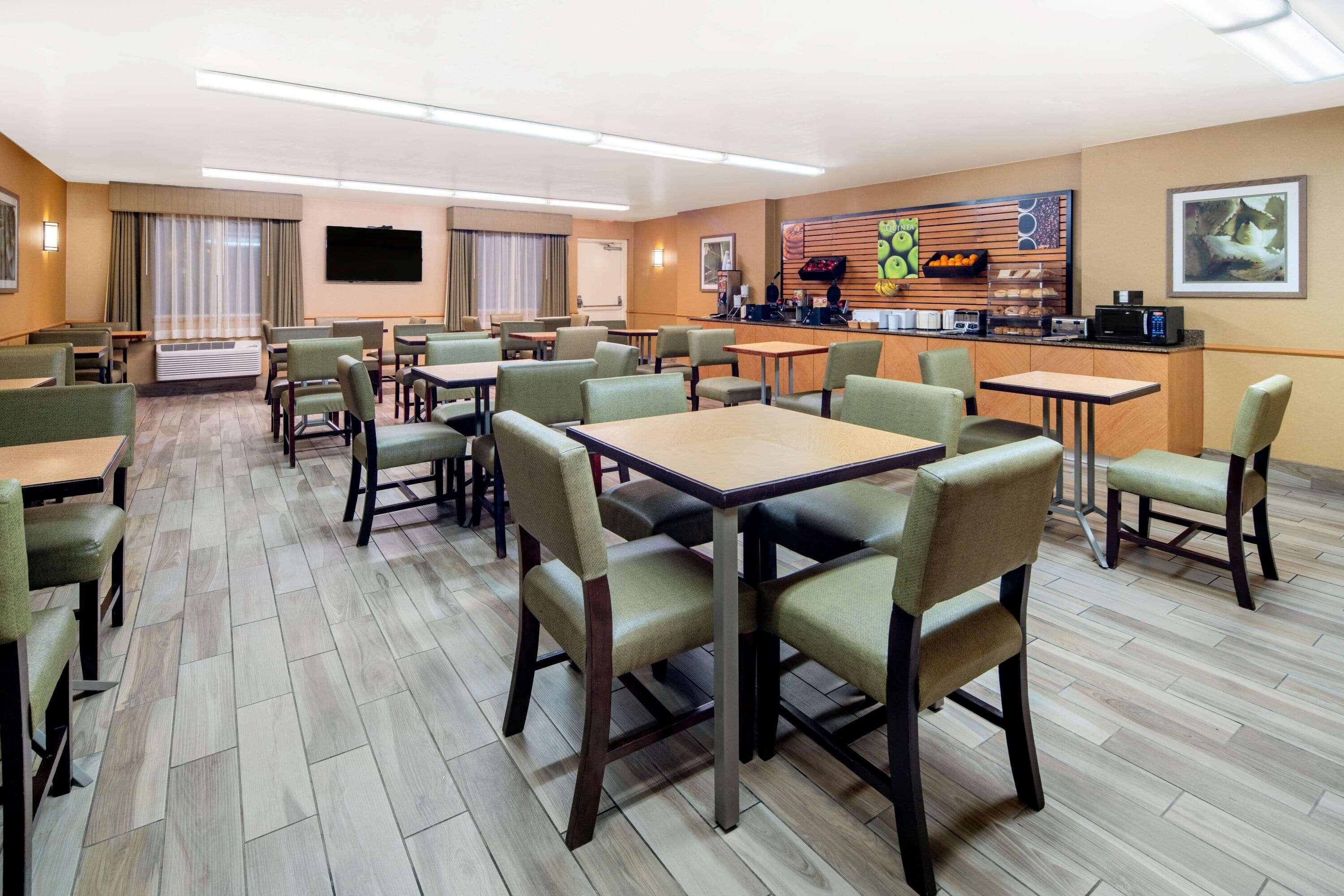 Hotel La Quinta & By Wyndham Spectrum Irvine