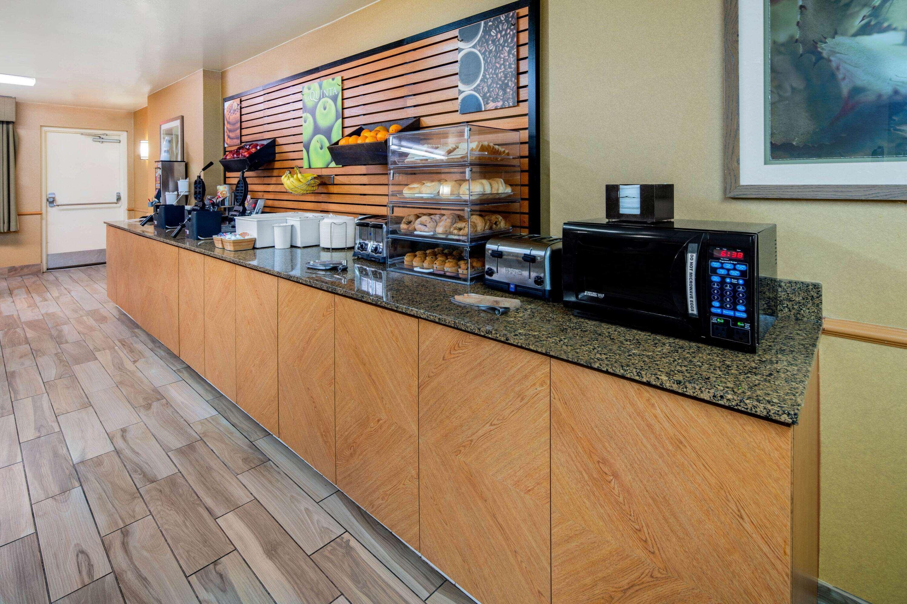 Hotel La Quinta & By Wyndham Spectrum Irvine