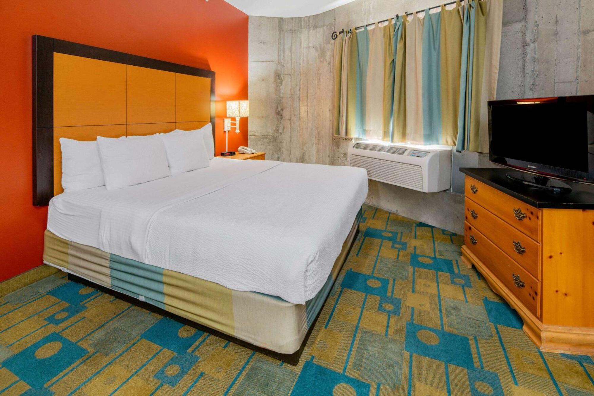 La Quinta & By Wyndham Spectrum 3* Irvine