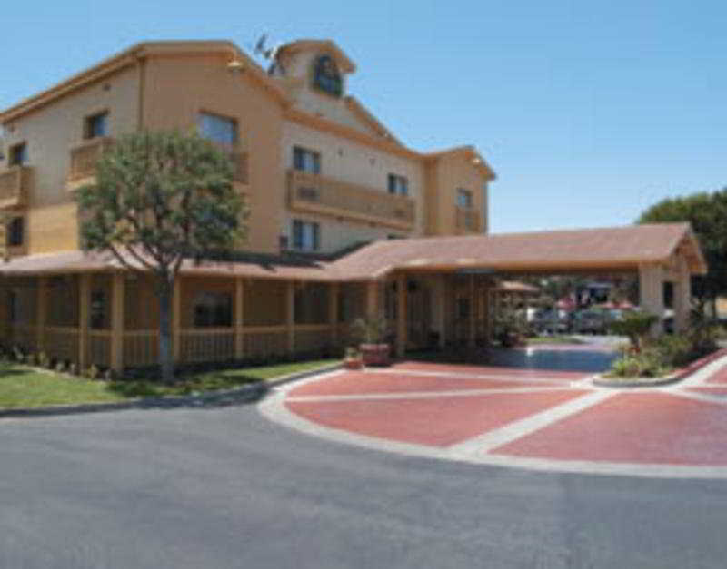 La Quinta & By Wyndham Spectrum 3*